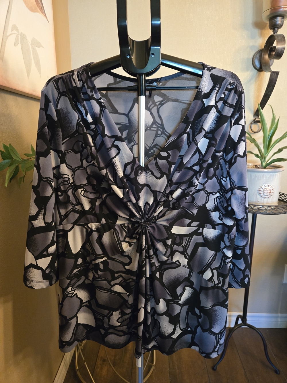 Daisy Fuentes Black and Gray Twist-Front V-Neck Plus Tunic